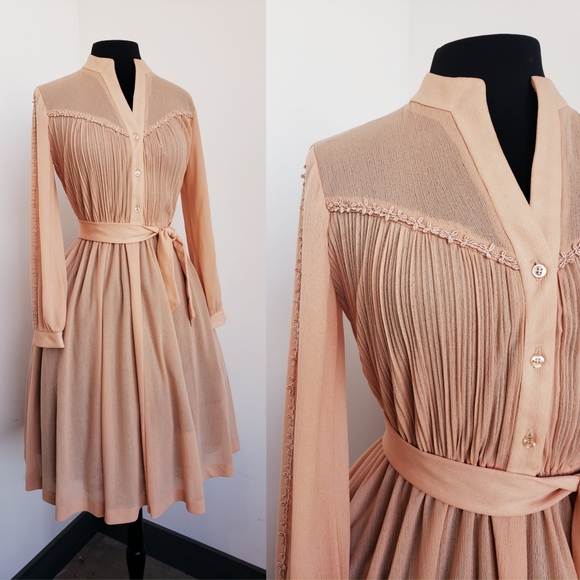 Vintage Dresses & Skirts - Vintage Peach dress with belt